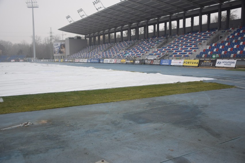 Niedzielny trening piłkarzy Radomiaka. Trener Dariusz Banasik rozpracowuje Piasta Gliwice (ZOBACZ ZDJĘCIA)