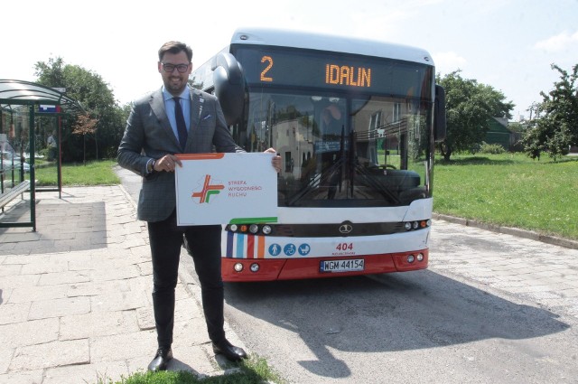 Jeden z nowych autobusów jeździ na linii numer 2. - Cieszę się, że strefa wygodnego ruchu staje się faktem - mówi Konrad Frysztak.