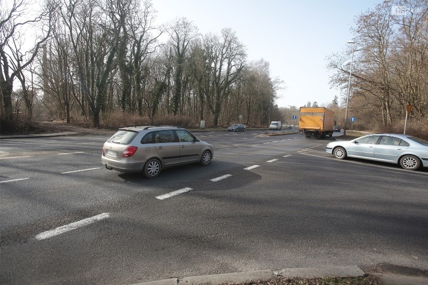 Tak zmieni się wjazd od Szczecina. Powstanie tu bezkolizyjne skrzyżowanie. Dziś jest tu niebezpiecznie