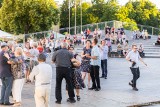 Potańcówka na deskach i koncert w centrum Radomia. Wspaniała zabawa w ramach festiwalu Zawieruchy Radomskie od nowa. Zobaczcie zdjęcia