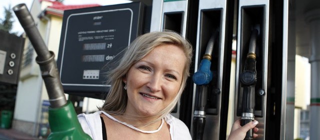 Monika Wiśniewska ze stacji Źródełko: Zapraszamy kierowców na zakupy paliwa po promocyjnej cenie przez trzy dni.