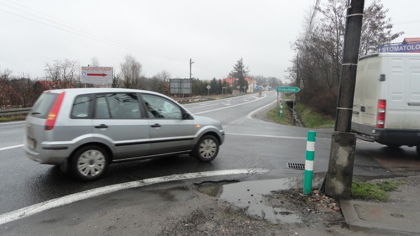 Krajówka do rozbudowy na odcinku Modlnica-Giebułtów. Będą dwa pasy ruchu i ronda