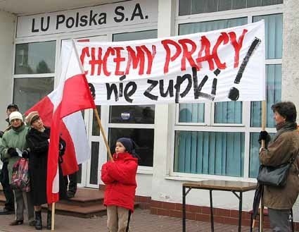 Pikietujący zapowiedzieli, że jeśli ich postulaty nie zostaną zrealizowane, wówczas ponownie przyjdą pod zakład, ale w dużo większej grupie. 