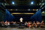 OiFP. Specjalna muszla orkiestrowa na testach w operze