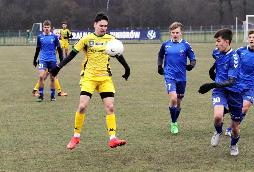 Na boisku na tarnobrzeskim Zwierzyńcu Siarka Tarnobrzeg U15...