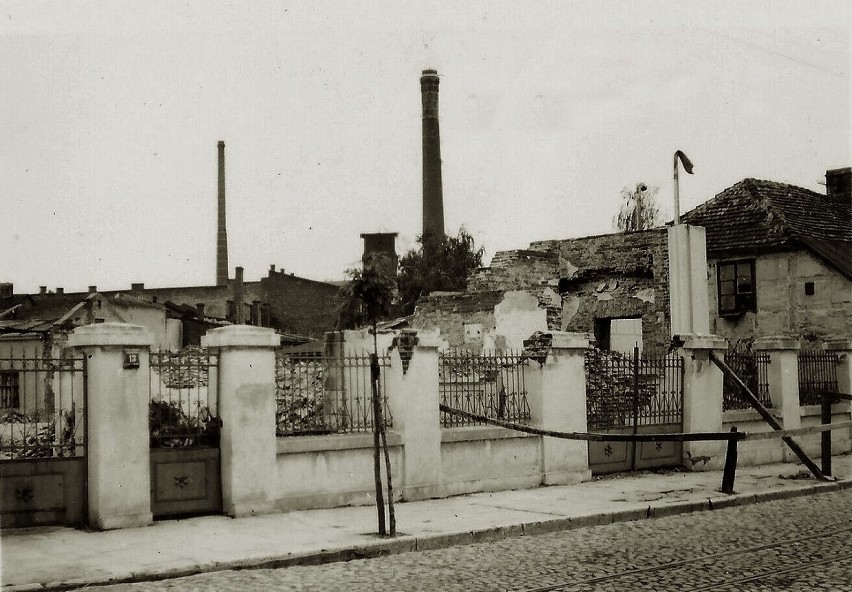 28 września 1939 Niemcy podpalili zgierską synagogę i...