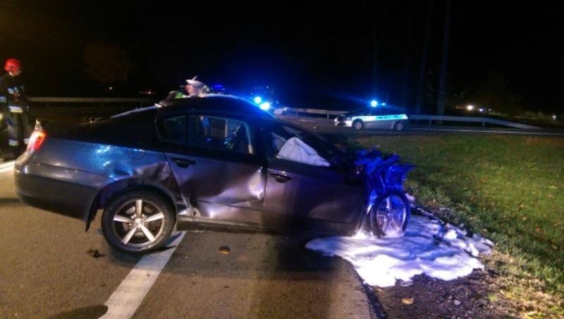 Autobus zderzył się z osobówką w okolicach Cedrów Małych. Jedna osoba nie żyje