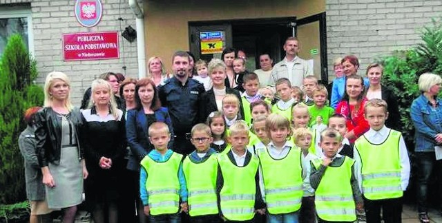 Uczniowie szkoły w Niedarczowie brali udział między innymi w akcji "Bezpieczni na drodze". 