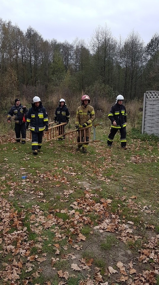 Funkcjonariusze z Komendy Powiatowej Policji w Zgierzu pod...