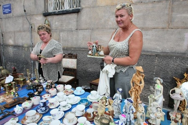 Na stoisku Anny Wójcik i Maryli Jakubik można było nabyć kolekcjonerskie filiżanki, figurki.
