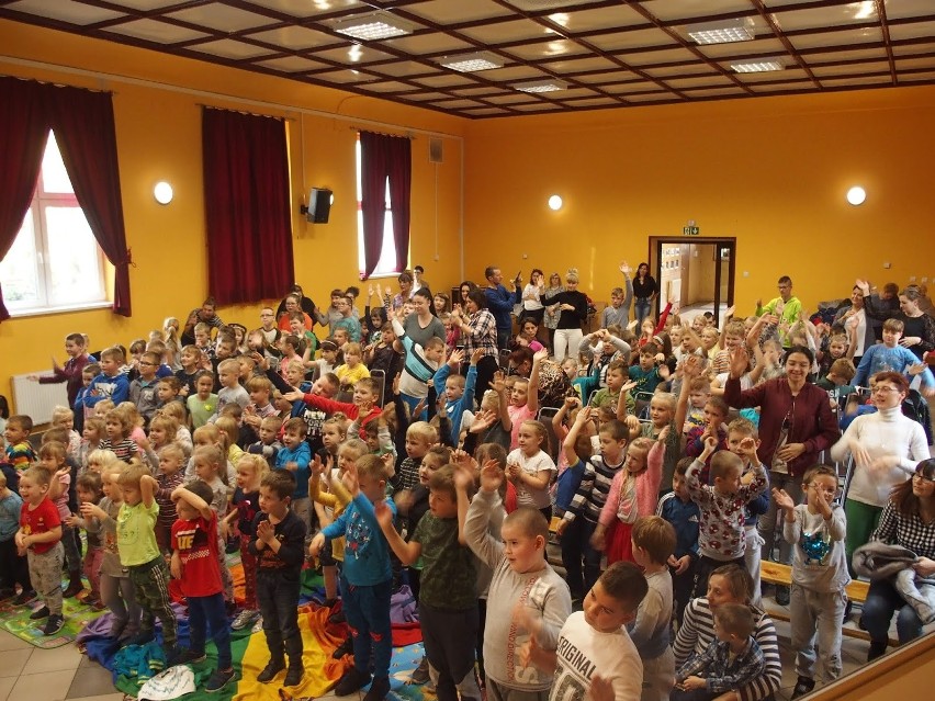 Przedstawienie inspirowane baśnią H.Ch. Andersena "O...