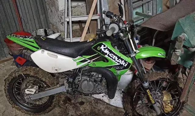 Motocykl, którym 35-latek w Stopnicy uciekał przed policją, odnaleziono.