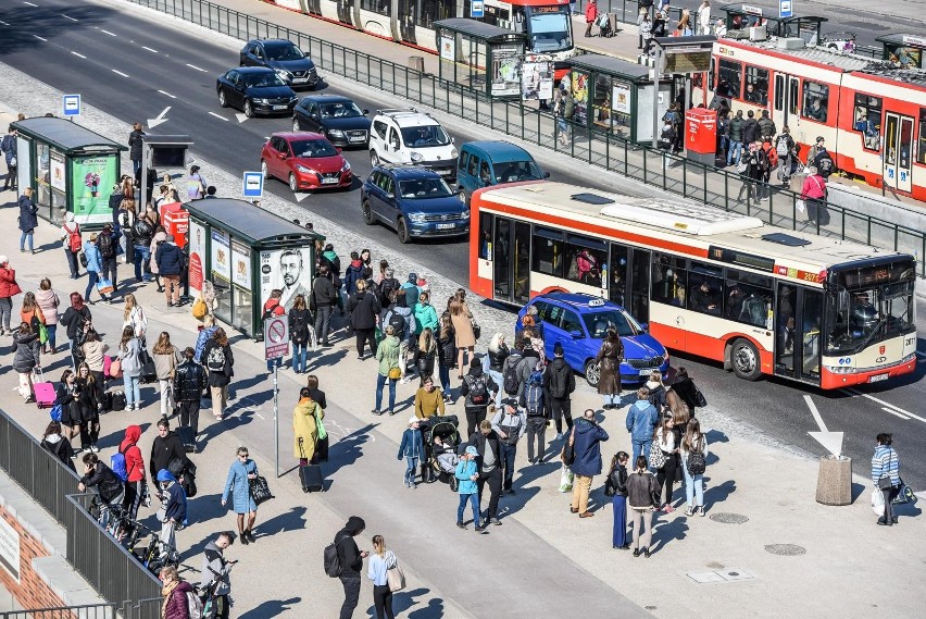 Trzy prawdy transportu publicznego w Gdańsku. Przewoźnik,...