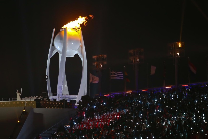 Zapłonął znicz olimpijski! Igrzyska w Pjongczangu czas zacząć [ZDJĘCIA]