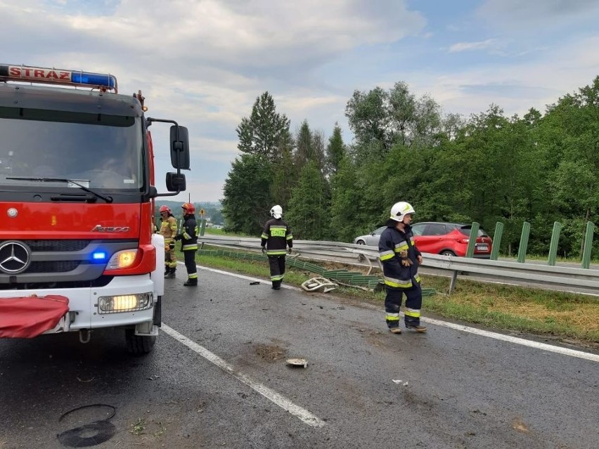 Wypadek na zakopiance. Duże utrudnienia na drodze w obu kierunkach