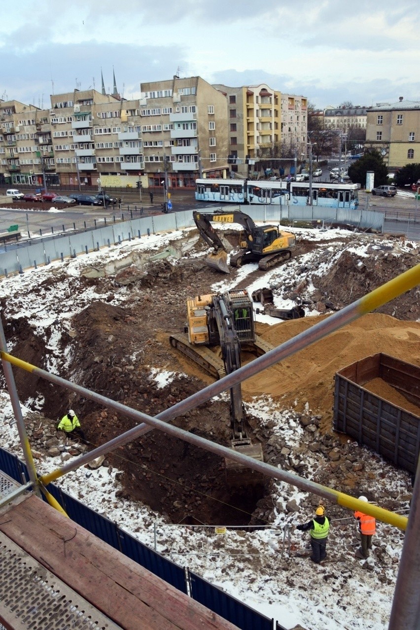 Wyburzono Navigę i Navicentrum. Plac Nowy Targ zyska nowy...