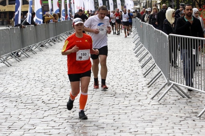 Maraton Wrocław - ZDJĘCIA - zawodnicy z numerami 1 - 200