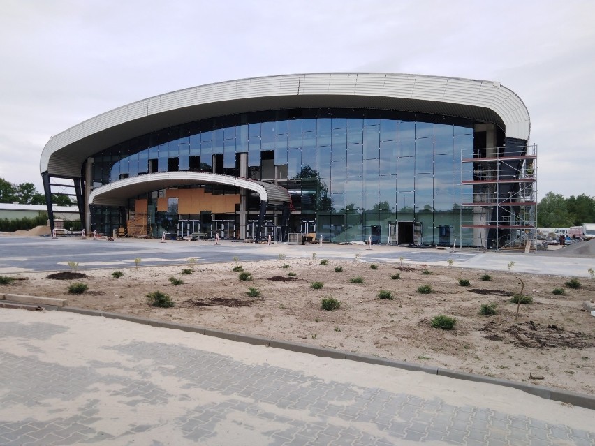 Trwa budowa hali widowiskowo - sportowej w Puławach. Zobacz najnowsze zdjęcia
