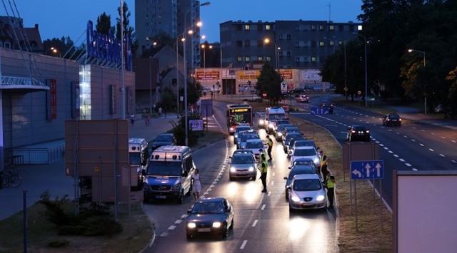 Zielonogórska drogówka przeprowadza akcję "Trzeźwy kierowca". Działania odbywają się w kilku miejscach Zielonej Góry.