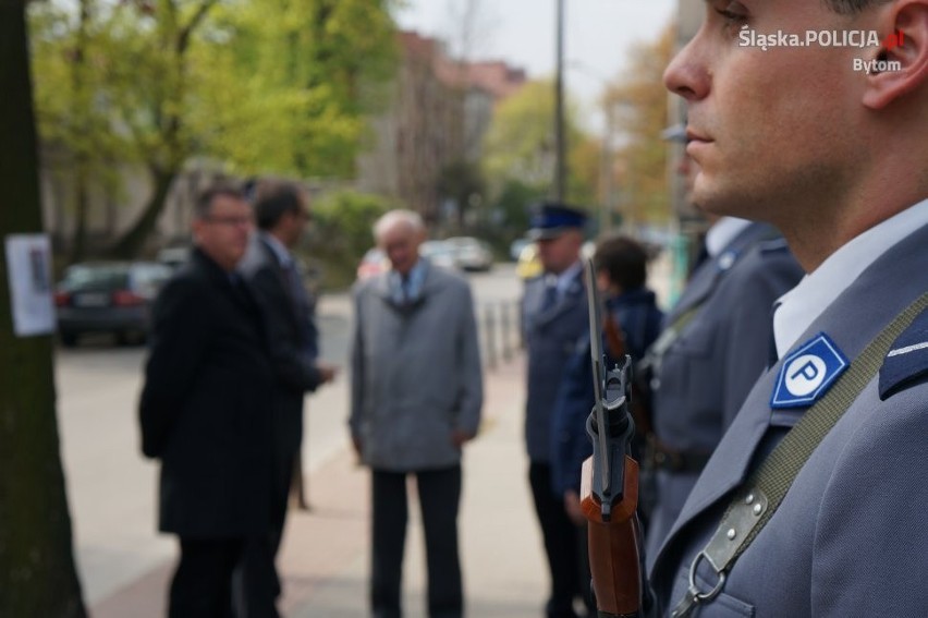 Mija 25 lat od tragicznej śmierci policjanta na służbie. Został zastrzelony ZDJĘCIA 