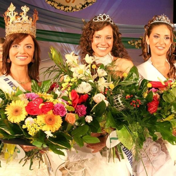 Najpiękniejsza trójka w komplecie: II Wicemiss Polonia Podkarpacia Izabela Uzdejczyk, Miss Polonia Podkarpacia Anna Hoszowska i I Wicemiss Larysa Zielińska.