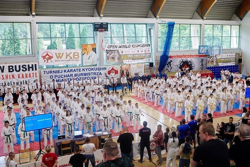 Dwa turnieje w jeden weekend karateków Skarżyskiego Klubu Sportów Walki [ZDJĘCIA]