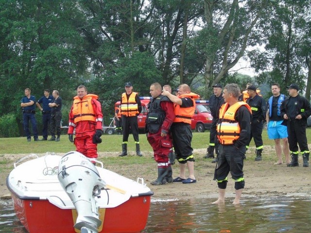 W ćwiczeniach w Połajewie udział wzięli  strażacy ochotnicy z  terenu powiatu oraz policjanci z radziejowskiej grupy wodnej.