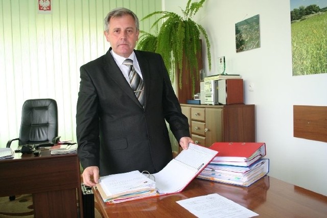 Burmistrz Rudnika Waldemar Grochowski musiał udostępniać śledczym dokumentację przetargową.