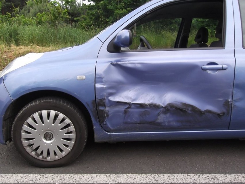 Wypadek w Rybniku. Pasażerka jednego z aut trafiła do szpitala [ZDJĘCIA]