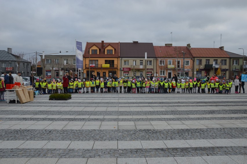 Maków Maz. "Maków - miasto czystego powietrza" - happening na makowskim rynku