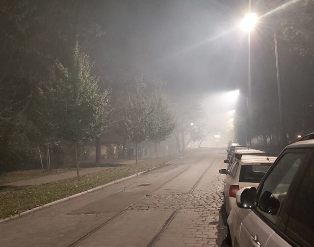 Dym na ulicy Tęczowej we Wrocławiu.