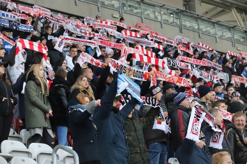 Piłkarska pierwsza liga. Kibice na meczu ŁKS. Tylko siedmiu fanów z Poznania