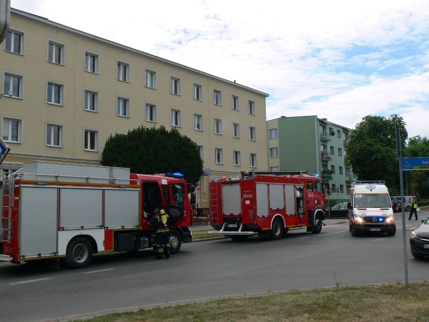 Budynki Urzędu Miasta w ogniu! Widowiskowe ćwiczenia w Tarnobrzegu (ZDJĘCIA)