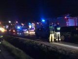Wypadek w Bibicach. Zderzenie trzech samochodów na drodze krajowej