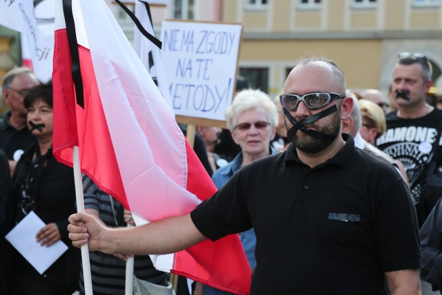 Dziś KOD protestuje na placu Solnym