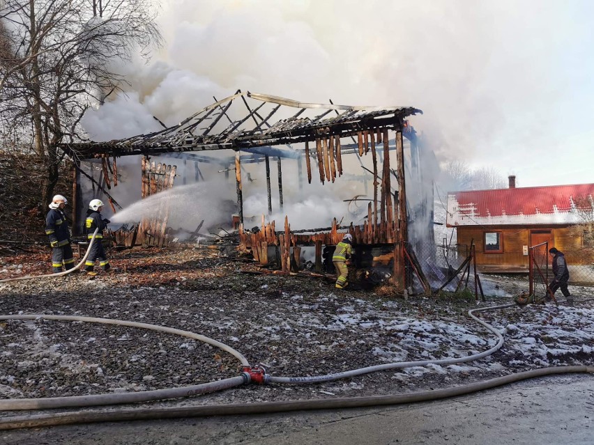 Działania strażaków w Stańkowej trwały 3,5 godziny