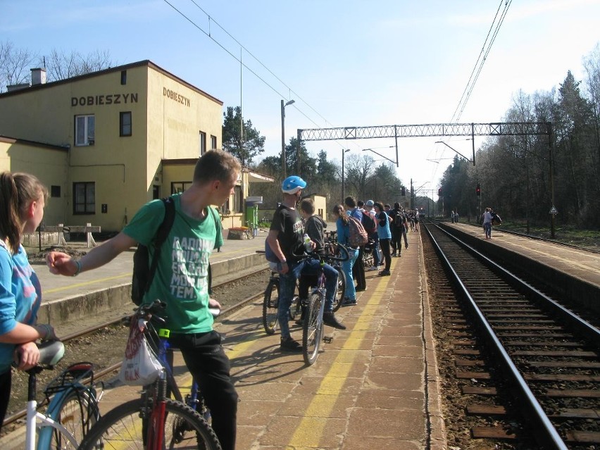 Radom. Rajd rowerowy z okazji Światowego Dnia Świadomości Autyzmu