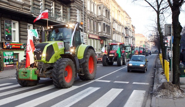 Protest rolników: W niedzielę i święta nie wyjadąW sobotę rolnicy znowu będą blokować centrum miasta.