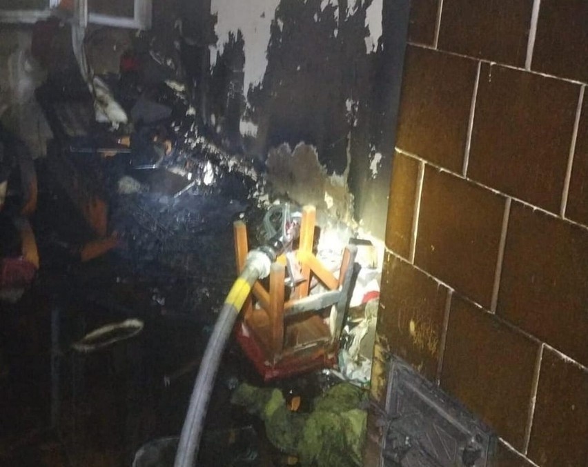 W nocy z 4 na 5 marca doszło do pożaru w jednym z mieszkań w...
