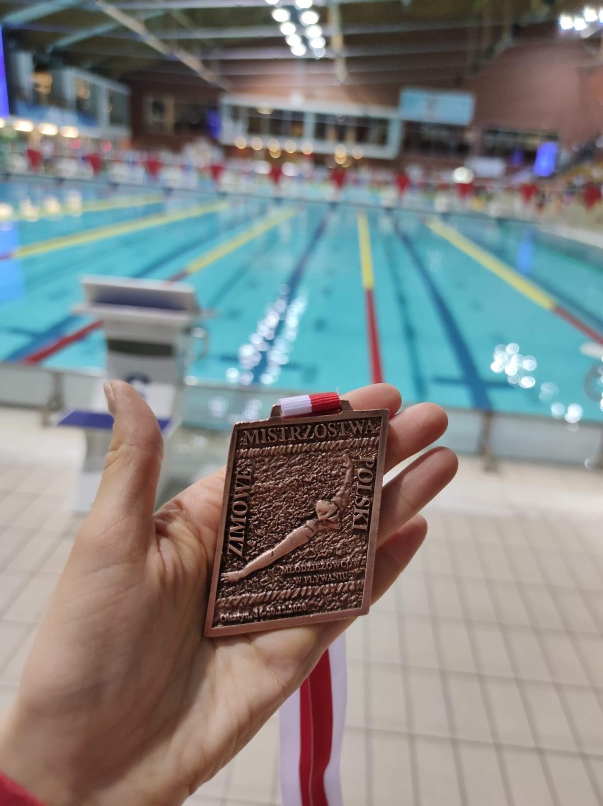 Dominik i Piotr Bujak z Salosu Cortile Kielce z medalami Mistrzostw Polski seniorów i młodzieżowców w pływaniu [ZDJĘCIA]