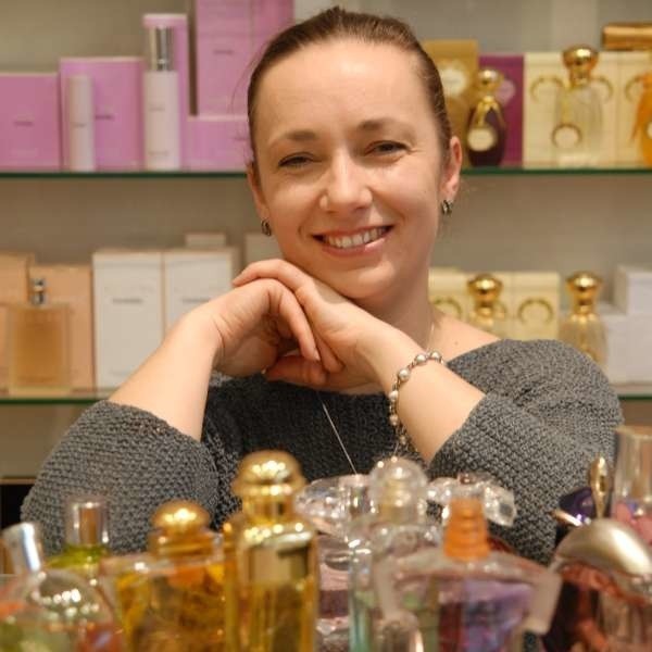 Pani Agata od lat zgłębia tajemnice powstawania perfum, zarówno tych najbardziej ekskluzywnych, jak i tych zwanych sobowtórami.