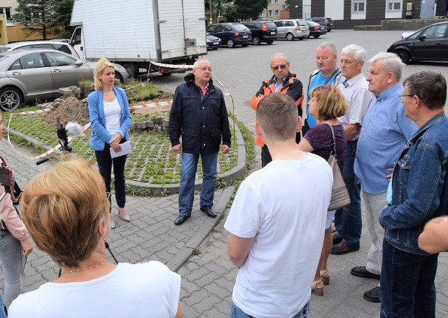 Budowę masztu wstrzymać mają działania prawne i społeczne inicjatywy