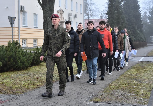 W Centrum Przygotowań do Misji Zagranicznych w Kielcach rozpoczęło się pierwsze w tym roku szkolenie dobrowolnej zasadniczej służby wojskowej.