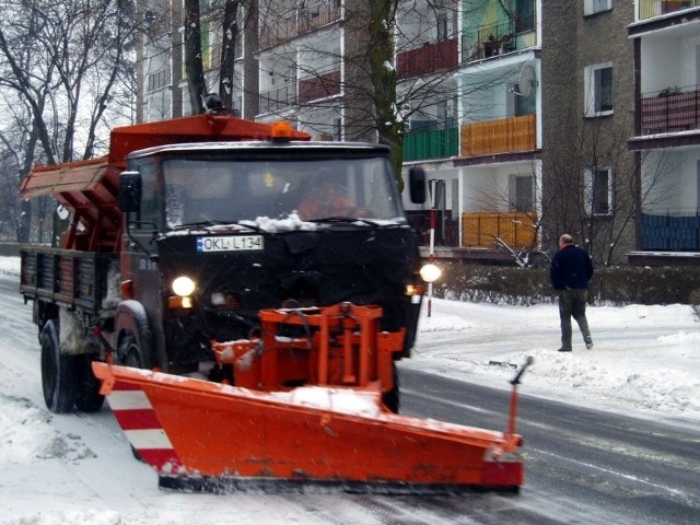 Na zimowe utrzymanie prawie 400 kilometrów powiatowych dróg przygotowano ponad tysiąc ton mieszanki piaskowo-solnej.