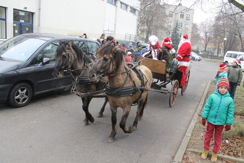 Mikołajkowy korowód w Głogowie [Zdjęcia]