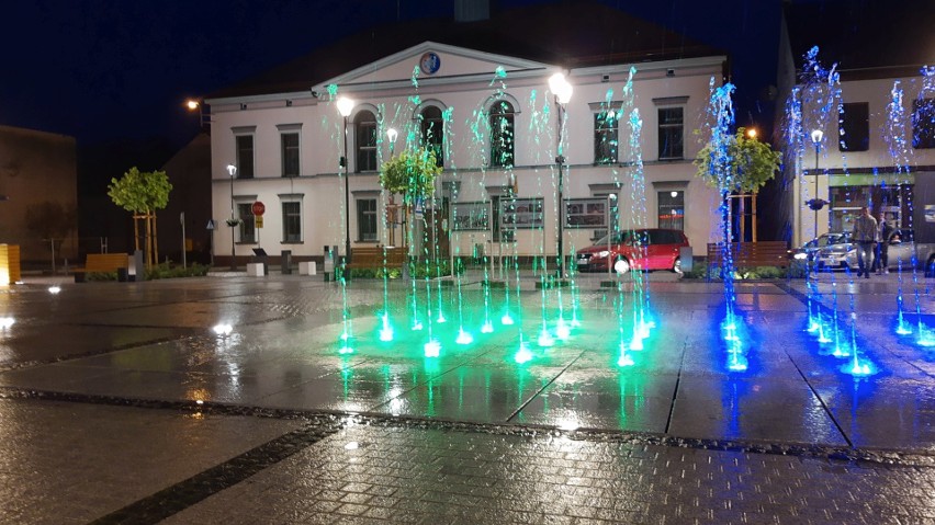 Nowa fontanna na dobrodzieńskim rynku.