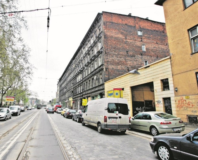 Wciąż nie ma pewności, czy kamienice przy ul. Pułaskiego zostaną wyburzone, a w ich miejsce powstanie torowisko tramwajowe