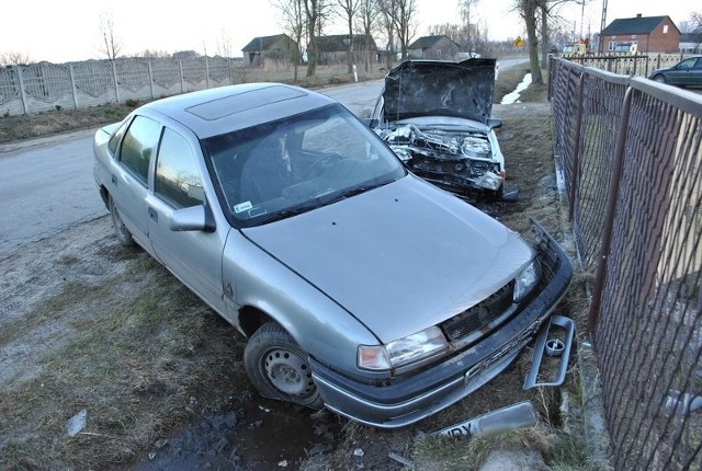 Po zderzeniu na drodze w Przystałowicach Dużych oba samochody wylądowały na poboczu.