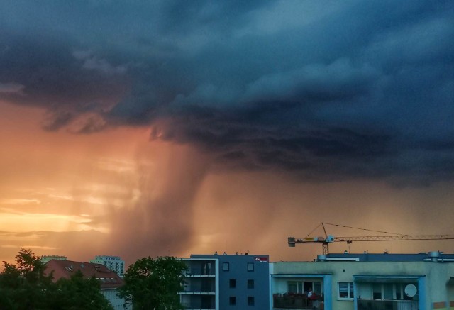 Prawdopodobieństwo pojawienia się burz w Bydgoszczy IMGW ocenia na 70 proc.