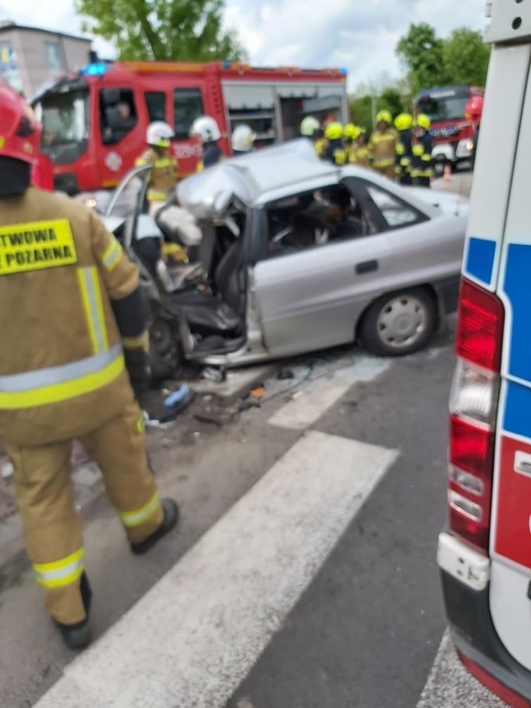 Wypadek na DK 7 w Michałowicach i ciężko ranna osoba